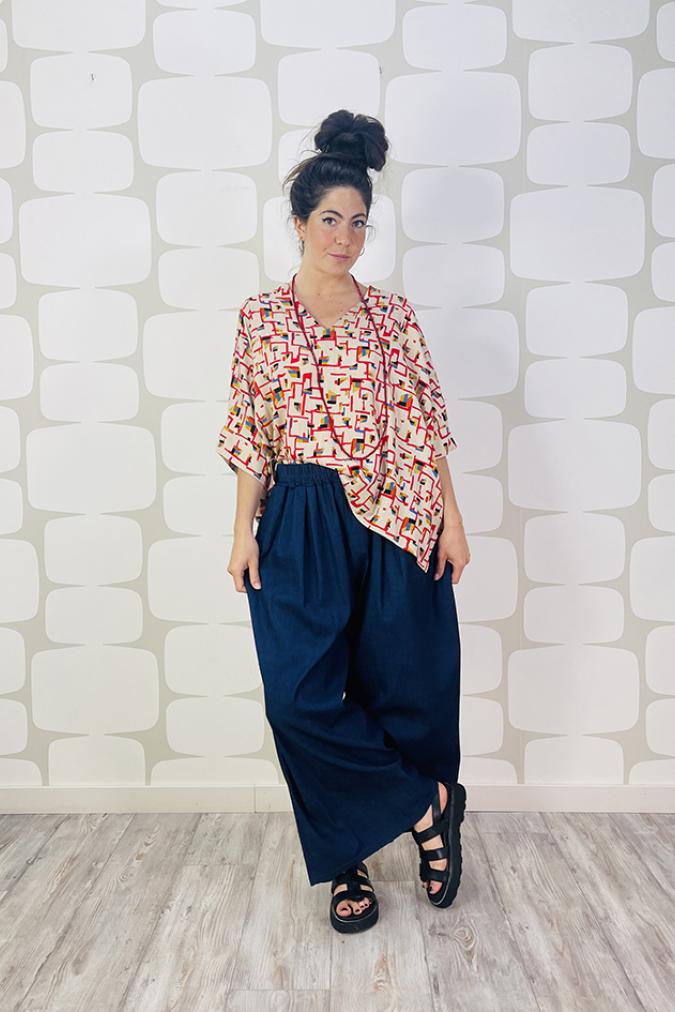outfit con Blusa Hexagon sartoriale e Pantalone Sadie jeans