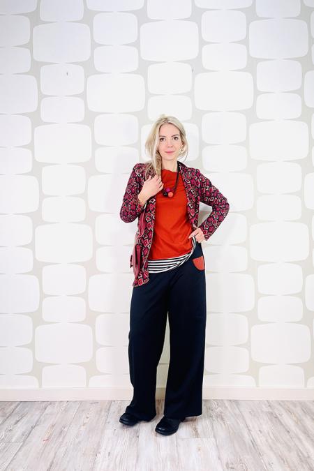 Giacca sartoriale modello grace twiggy, fantasia optical, outfit con pantalone pocket e maglia simple