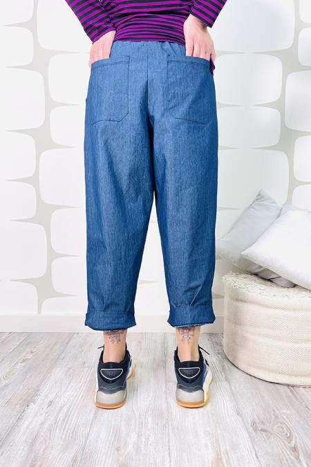 Jeans slouchy con vita elasticizzata e coulisse